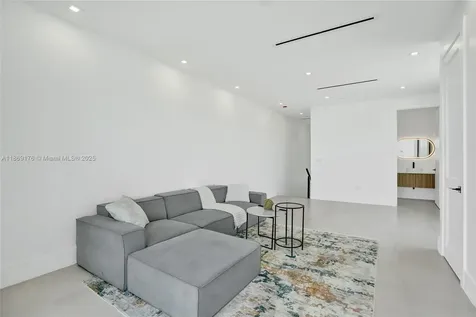 1825 NE 26th Avenue Fort Lauderdale FL 33305