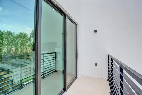 1825 NE 26th Avenue Fort Lauderdale FL 33305