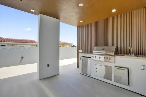 1825 NE 26th Avenue Fort Lauderdale FL 33305