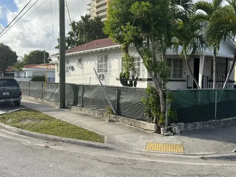 844 SW 8th Court Miami FL 33130