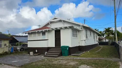 844 SW 8th Court Miami FL 33130