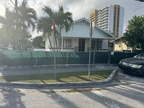 844 SW 8th Court Miami FL 33130