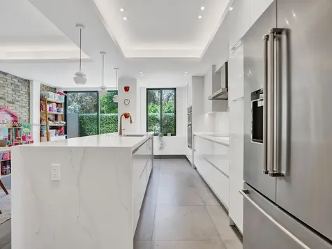 201 Crandon Boulevard Key Biscayne FL 33149