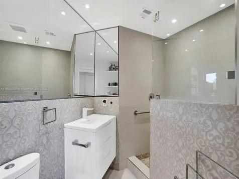 201 Crandon Boulevard Key Biscayne FL 33149