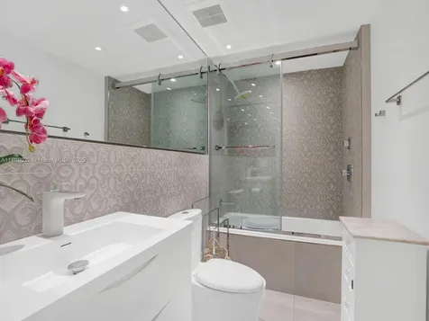 201 Crandon Boulevard Key Biscayne FL 33149