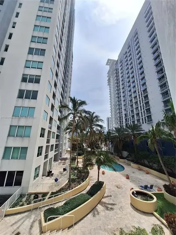 253 NE 2nd Street Miami FL 33132