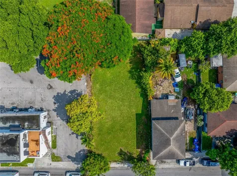 2177 NW 28th Street Miami FL 33142