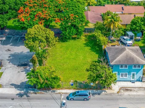 2177 NW 28th Street Miami FL 33142