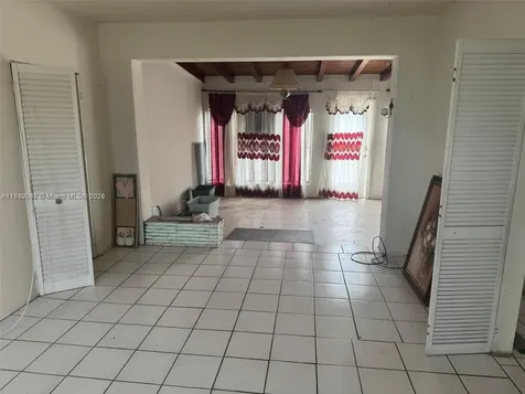 1450 NE 118th Street Miami FL 33161
