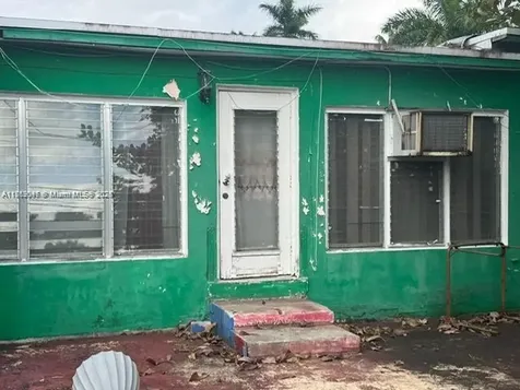 1450 NE 118th Street Miami FL 33161