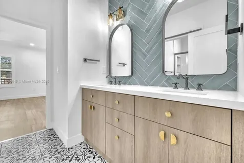 15244 SW 29th Terrace Miami FL 33185