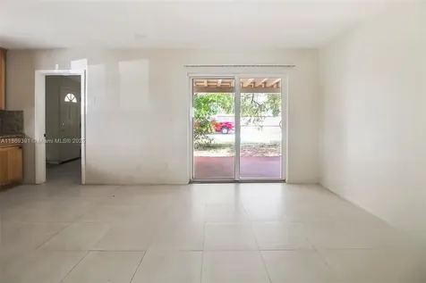 846 NW 10th Avenue Dania Beach FL 33004