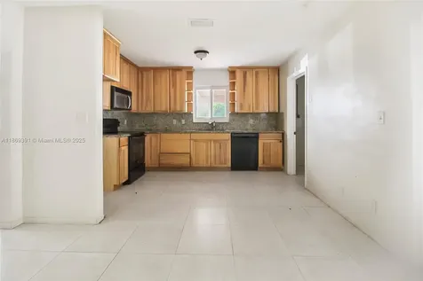 846 NW 10th Avenue Dania Beach FL 33004