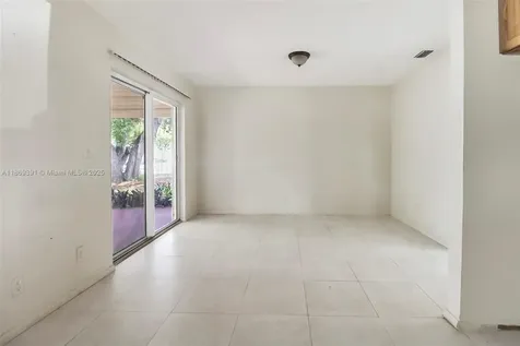846 NW 10th Avenue Dania Beach FL 33004