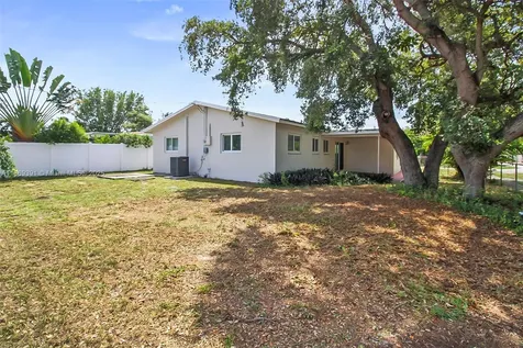 846 NW 10th Avenue Dania Beach FL 33004