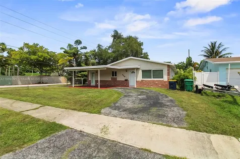 846 NW 10th Avenue Dania Beach FL 33004