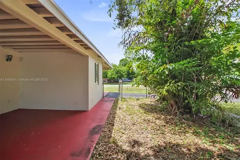846 NW 10th Avenue Dania Beach FL 33004