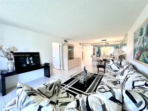 671 S Hollybrook Drive Pembroke Pines FL 33025