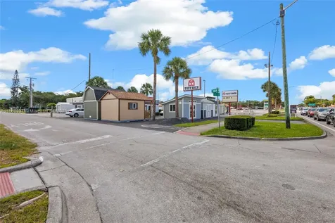 2402 S Us Highway 1 Fort Pierce FL 34982