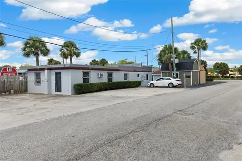 2402 S Us Highway 1 Fort Pierce FL 34982
