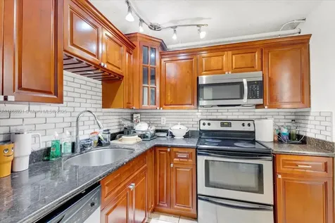 900 NE 195th Street Miami FL 33179