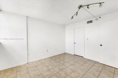 900 NE 195th Street Miami FL 33179