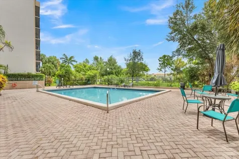 900 NE 195th Street Miami FL 33179