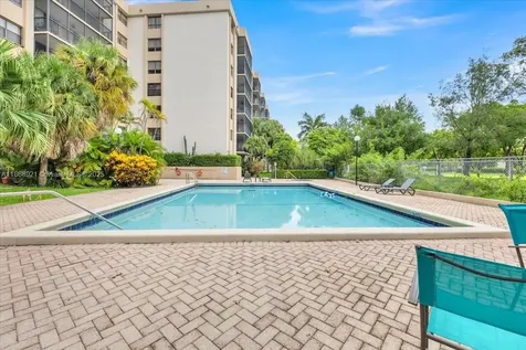 900 NE 195th Street Miami FL 33179