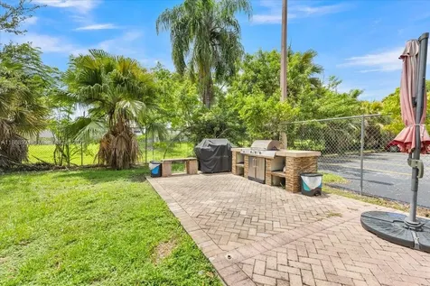 900 NE 195th Street Miami FL 33179