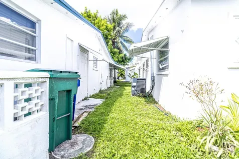 4231 NW 49th Avenue Lauderdale Lakes FL 33319