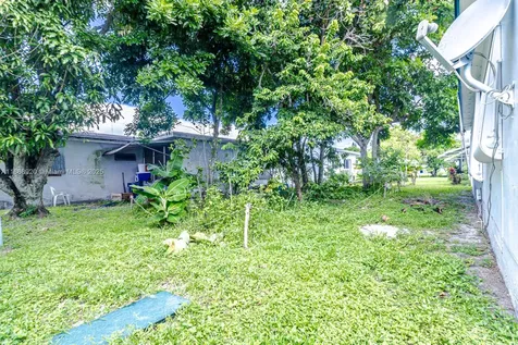 4231 NW 49th Avenue Lauderdale Lakes FL 33319