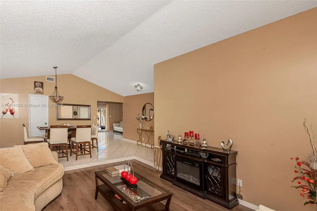 7105 NW 45th Street Coral Springs FL 33065