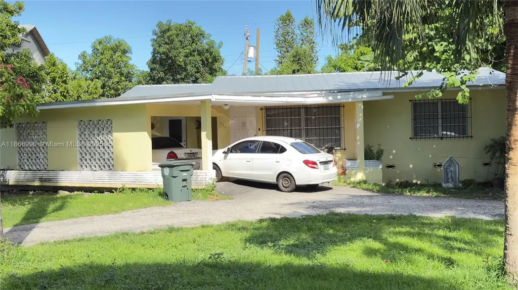 549 SE 2nd Street Belle Glade FL 33430
