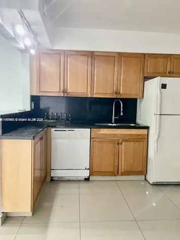 310 SW 10th Terrace Hallandale Beach FL 33009