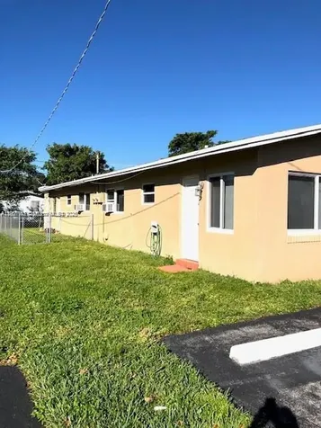310 SW 10th Terrace Hallandale Beach FL 33009