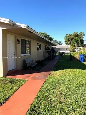 310 SW 10th Terrace Hallandale Beach FL 33009