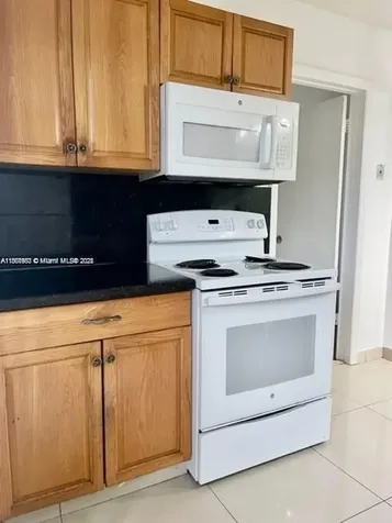 310 SW 10th Terrace Hallandale Beach FL 33009