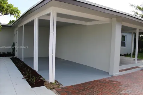 241 NE 55th Street Oakland Park FL 33334