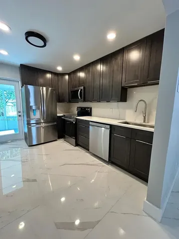 241 NE 55th Street Oakland Park FL 33334