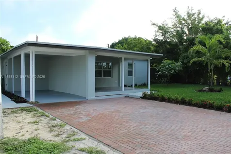 241 NE 55th Street Oakland Park FL 33334
