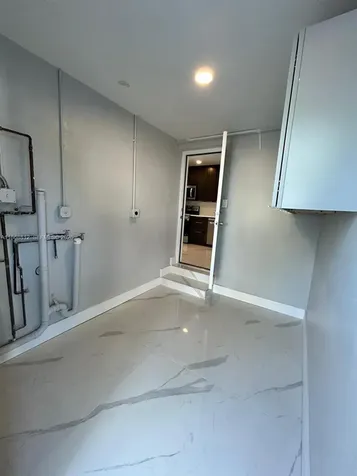 241 NE 55th Street Oakland Park FL 33334