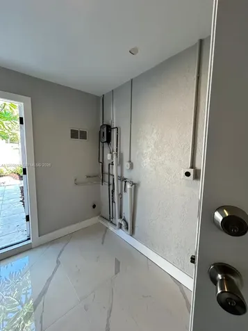 241 NE 55th Street Oakland Park FL 33334