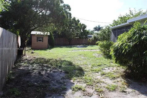241 NE 55th Street Oakland Park FL 33334