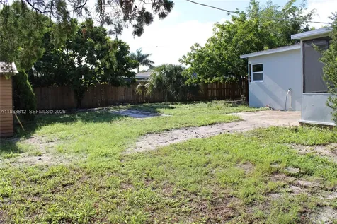 241 NE 55th Street Oakland Park FL 33334