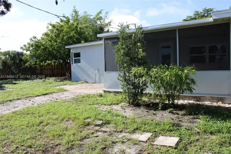 241 NE 55th Street Oakland Park FL 33334