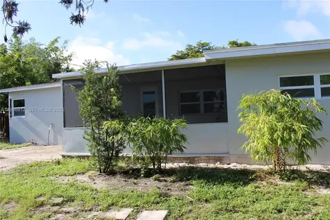 241 NE 55th Street Oakland Park FL 33334
