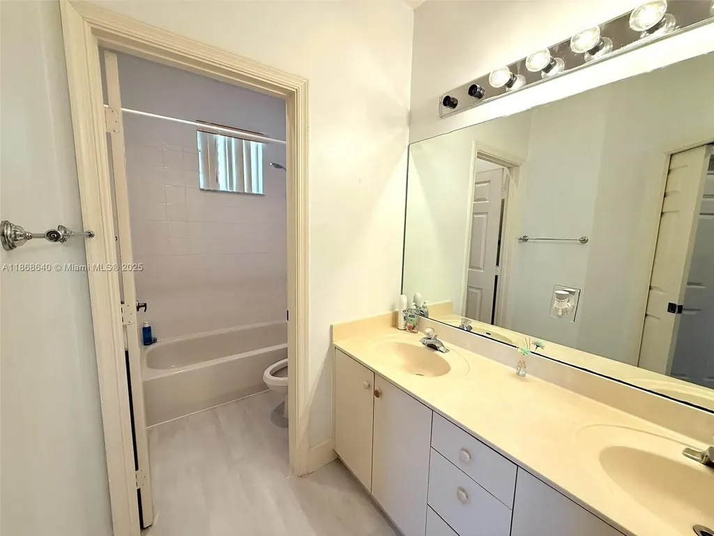 12539 NW 58th Manor Coral Springs FL 33076