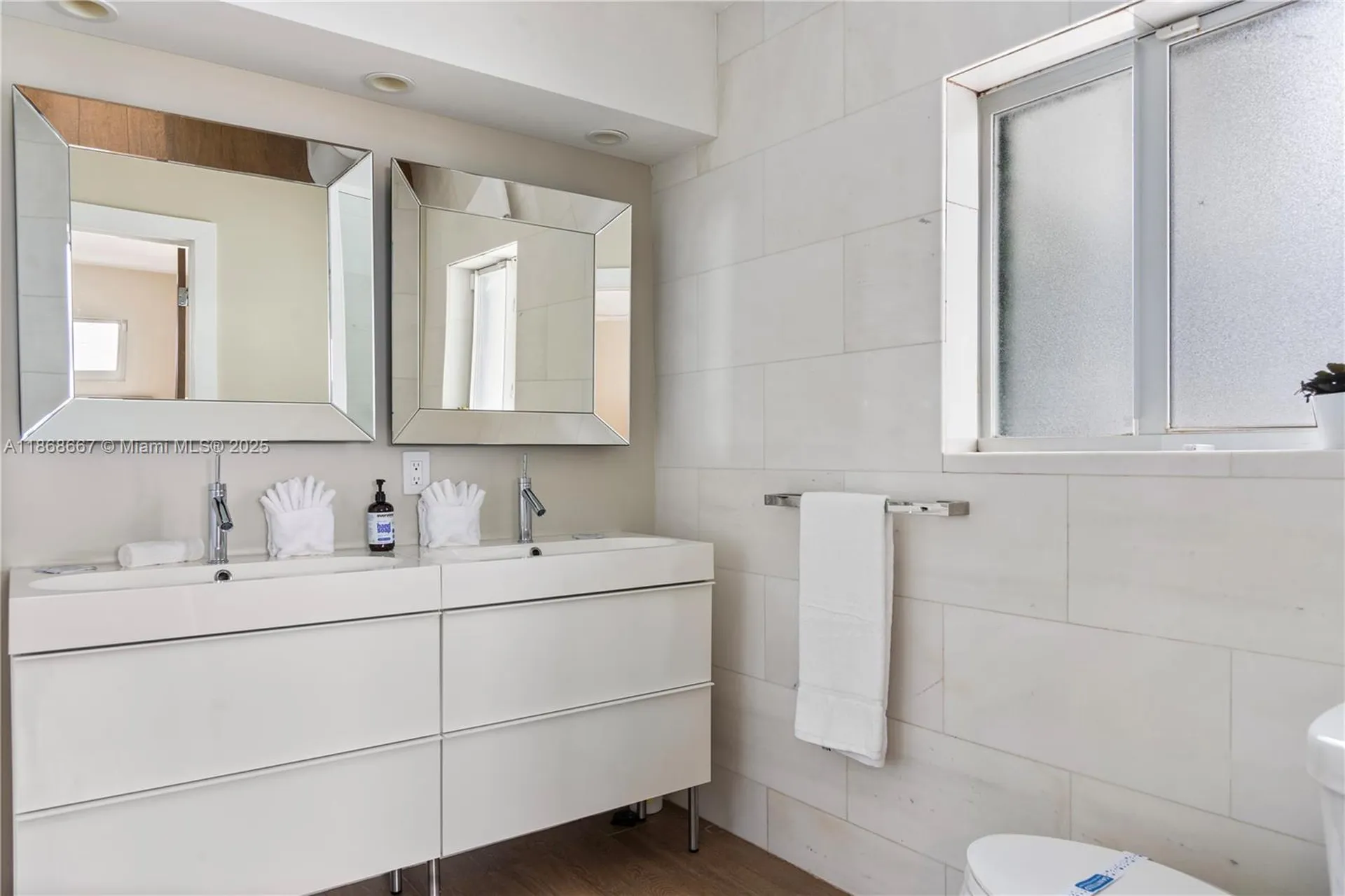1319 Seminole Drive Fort Lauderdale FL 33304