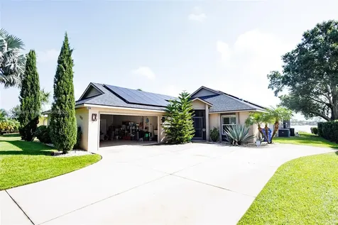 1058 Lake Carrie Drive Lake Placid FL 33852