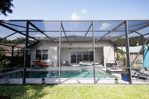 1058 Lake Carrie Drive Lake Placid FL 33852